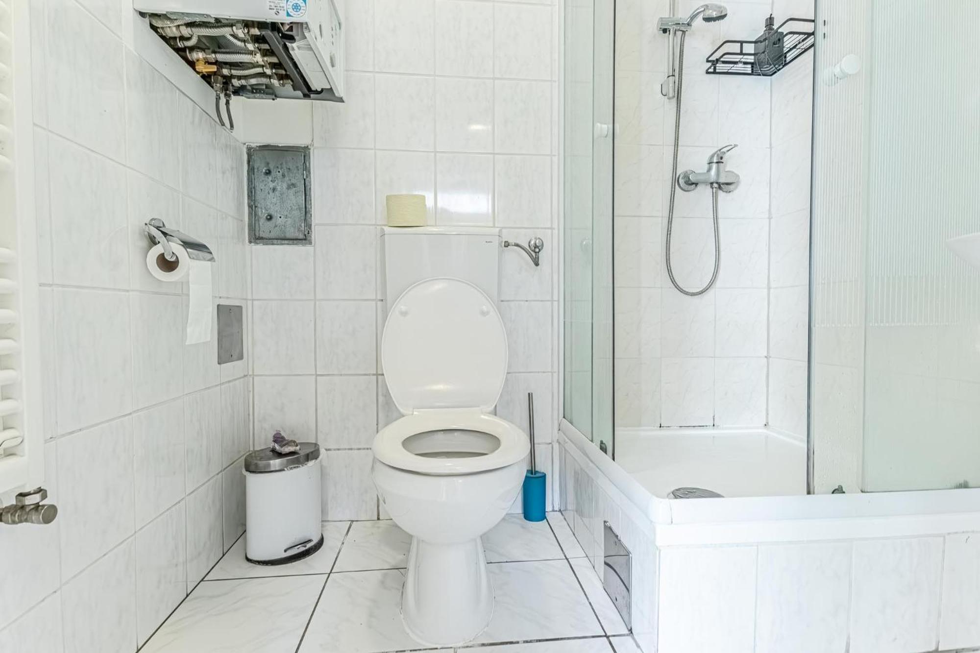 City Vibes: 1Br Apt, 10 Min To Westbahnhof Wien Eksteriør bilde