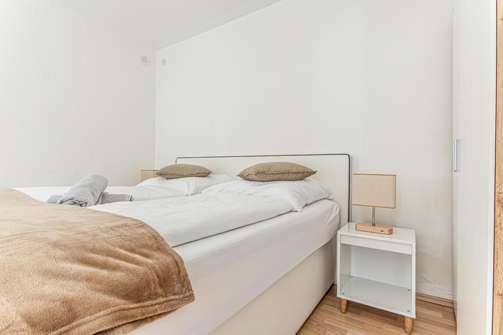 City Vibes: 1Br Apt, 10 Min To Westbahnhof Wien Eksteriør bilde